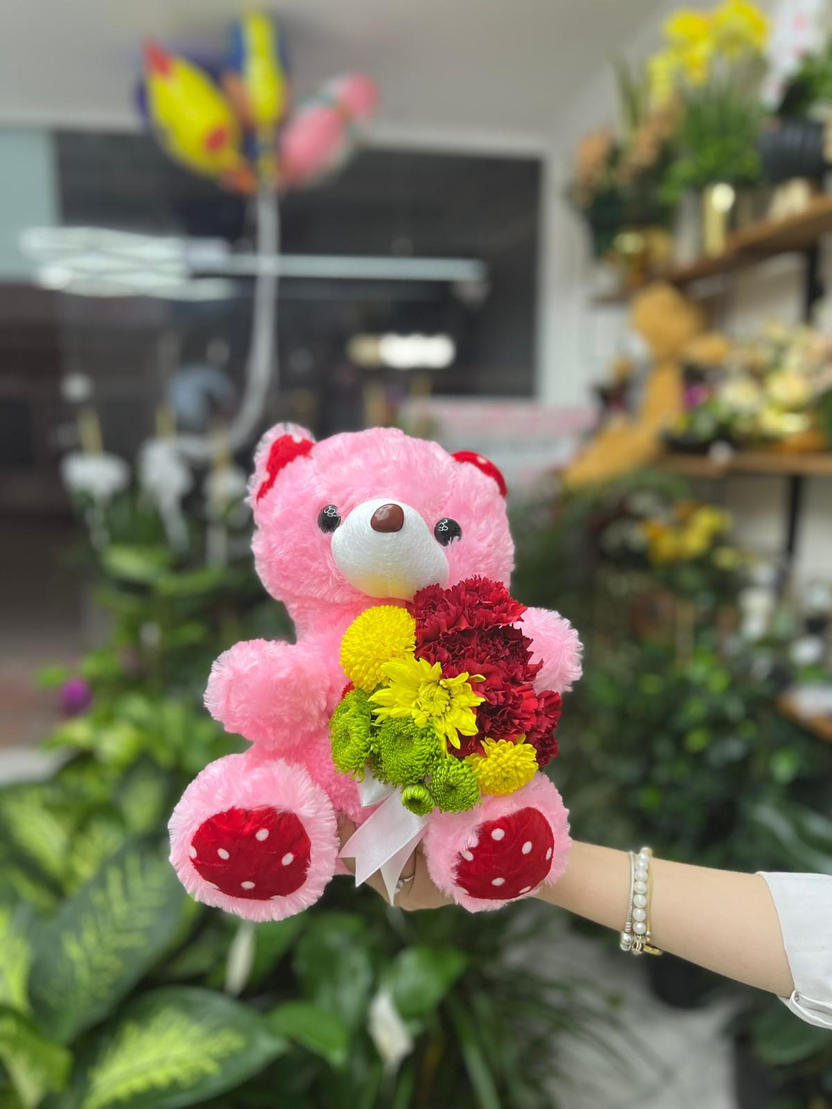 Ayıcık Kucağında Karışık Papatya